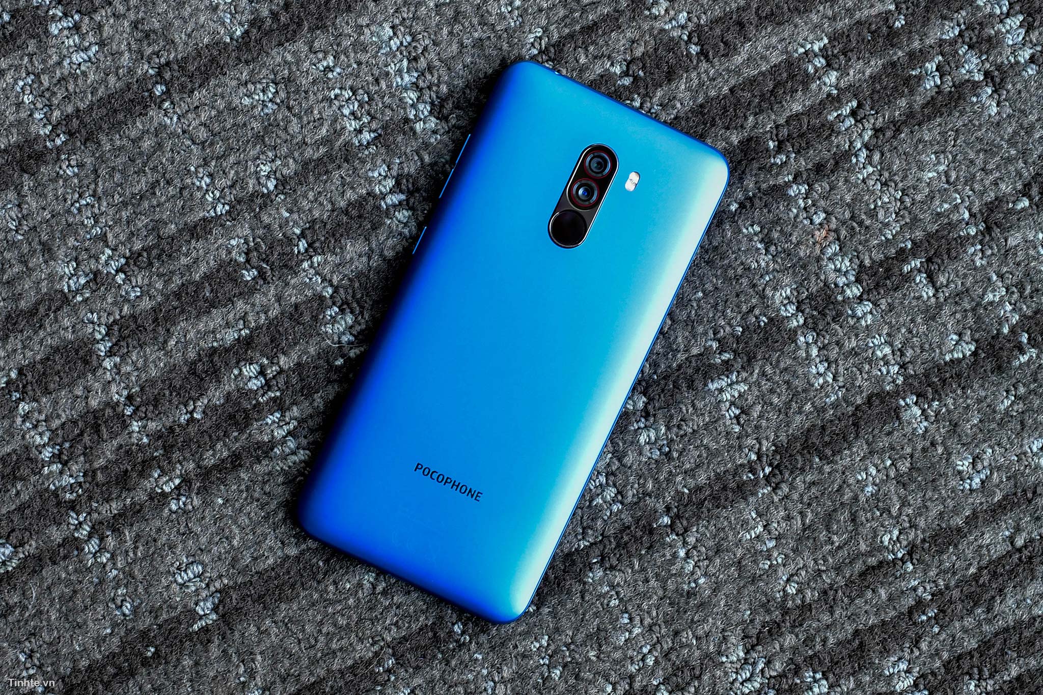 tinhte_pocophone_3.jpg