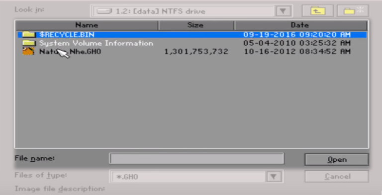chọn đường dẫn tới file ghost Win 10 đã lưu trên máy rồi bấm Open để mở chọn đường dẫn tới file ghost Win 10 đã lưu trên máy rồi bấm Open để mở