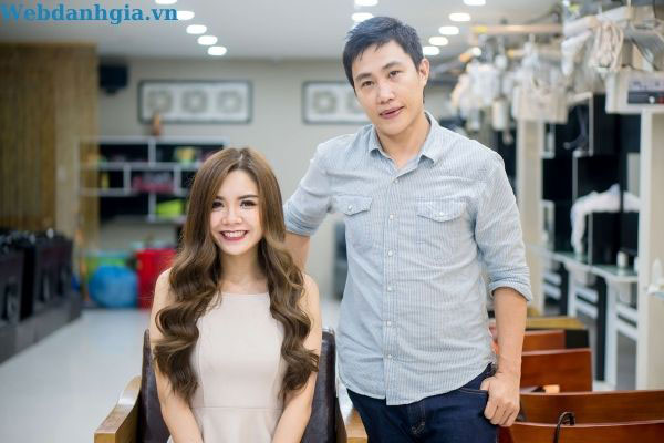 Mái tóc đẹp sau khi được nhuộm màu nâu tây ở Bắc Trần Tiến Mái tóc đẹp sau khi được nhuộm màu nâu tây ở Bắc Trần Tiến