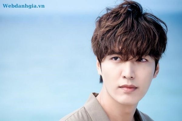 Tóc xoăn nam mái ngố Hàn Quốc Top Những Mấu Tóc Xoăn Nam đẹp Dành Riêng Cho Nam Thần